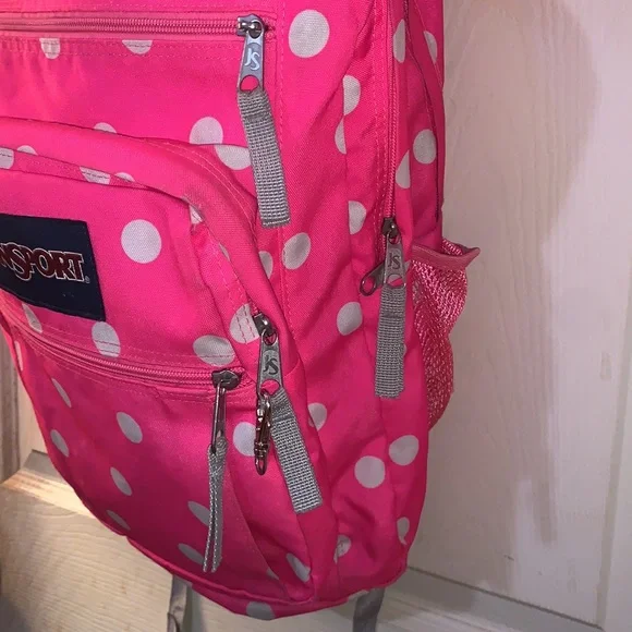 Jansport large backpack with 4 zippered areas to hold a lot. Key & bottle too - Picture 5 of 12